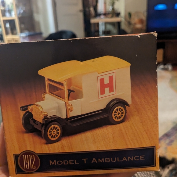 Classic Trucks 1910-1918 Toys - Picture 10 of 13